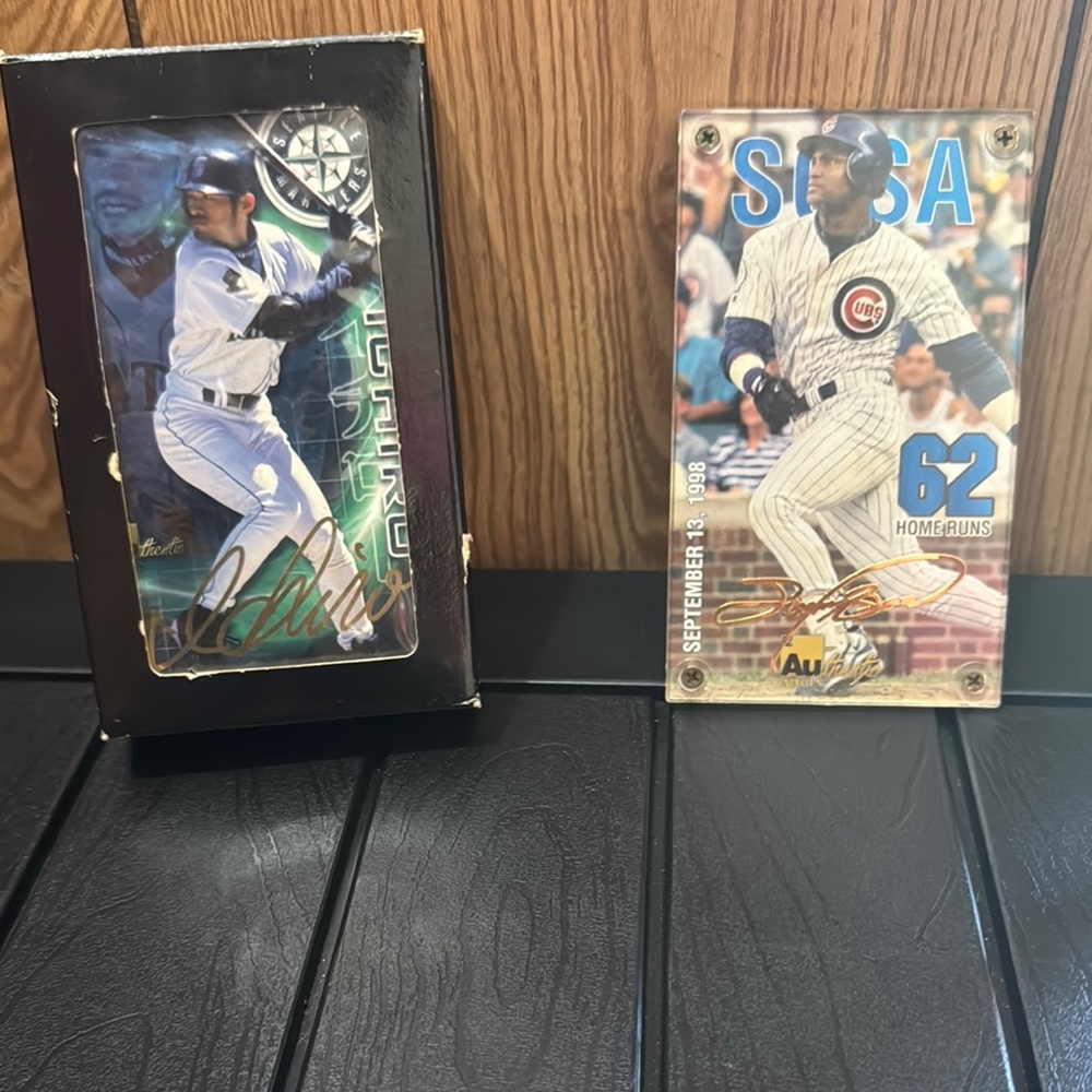 Sammy Sosa  and Ichiro Suzuki 24k Gold signature Collectible Cards